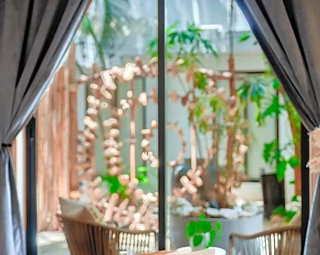 Hotel Malish And